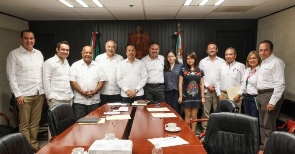 Este año, Veracruz recibirá un total de 37 mil 438 millones de pesos de inversión por parte de Petróleos Mexicanos (PEMEX), informó el gobernador Cuitláhuac García Jiménez, tras reunirse con el director de la empresa productiva, Octavio Romero Oropeza.
