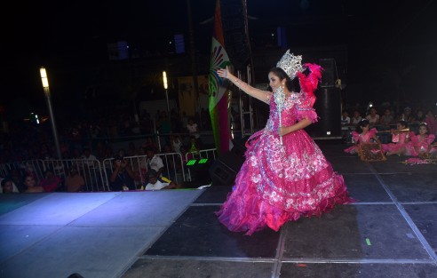 Este jueves fue la coronación oficial de la Corte Infantil del Carnaval de la Feria de la Pesca 2019, en Alvarado, Veracruz. El alcalde Bogar Ruiz y su esposa Mayra Ramón Hernández fueron los testigos de honor de este gran evento familiar realizado en el malecón ribereño de esta ciudad