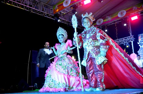 Este jueves fue la coronación oficial de la Corte Infantil del Carnaval de la Feria de la Pesca 2019, en Alvarado, Veracruz. El alcalde Bogar Ruiz y su esposa Mayra Ramón Hernández fueron los testigos de honor de este gran evento familiar realizado en el malecón ribereño de esta ciudad