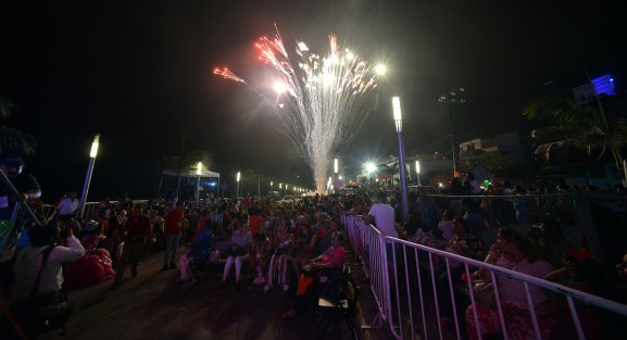 Este jueves fue la coronación oficial de la Corte Infantil del Carnaval de la Feria de la Pesca 2019, en Alvarado, Veracruz. El alcalde Bogar Ruiz y su esposa Mayra Ramón Hernández fueron los testigos de honor de este gran evento familiar realizado en el malecón ribereño de esta ciudad. 