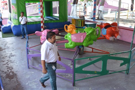 Centenares de niños acompañados de adultos se dieron cita en el parque, aunque el lugar no se encuentra tan concurrido como en festejos anteriores. Varios papás comentaron que es a consecuencia de la falta de difusión por parte de Gobierno del Estado quien realiza el evento.  