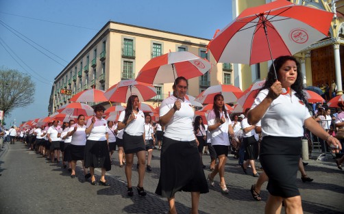 En el marco del Día Internacional del Trabajo, el gobernador Cuitláhuac García Jiménez presidió el desfile conmemorativo en el que participaron más de 62 mil 400 trabajadores, agrupados en diferentes sindicatos, federaciones y centrales obreras. 