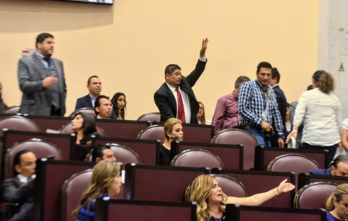 Primera Sesión Ordinaria. Segundo Periodo de Sesiones Ordinarias. Primer Año de Ejercicio Constitucional. LXV Legislatura. 

