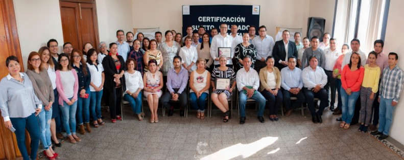 El IVAI entregó al ayuntamiento de Coatepec, Ver.  la certificación <em>Sujeto Obligado 100% Capacitado</em>.