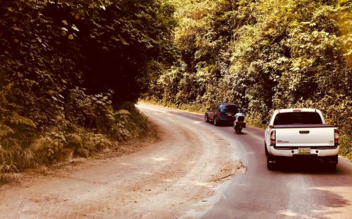 El Alcalde de Teocelo Mario A. Chama Díaz en compañía de autoridades municipales de Cosautlán, Ixhuacán de los Reyes,  habitantes de Texin, Piedra Parada, así como autoridades de la SIOP recorrieron el tramo carretero Teocelo - Texin  para  iniciar acciones de levantamiento, planeación, trazo de metas y tiempos de construcción en dicho tramo carretero.
