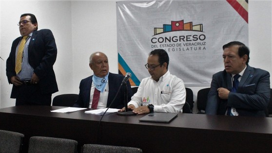En el Congreso del Estado se llevó a cabo el Simposium Por la Vida, La Familia y Las Libertades Individuales, acompañado por exposiciones alusivas al tema.