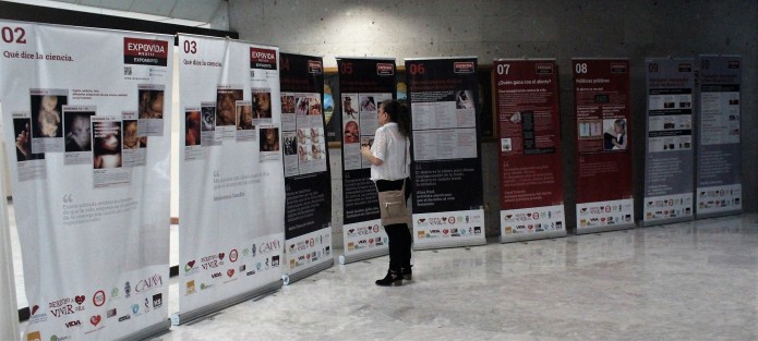 En el Congreso del Estado se llevó a cabo el Simposium Por la Vida, La Familia y Las Libertades Individuales, acompañado por exposiciones alusivas al tema.