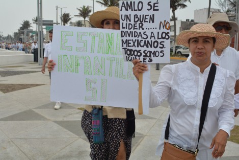 Fue evidente el nivel socioeconómico de los manifestantes cuando al finalizar la protesta se retiraron en sus vehículos particulares. 