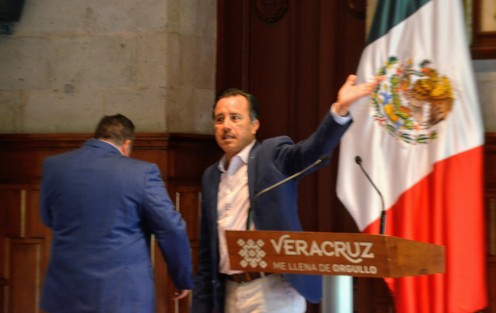 El gobernador, Cuitláhuac García Jiménez, admitió que de 160 patrullas entregadas, sólo 50 fueron compradas; las otras 110 serán arrendadas por tres años a  un costo de 44 mdp por mes.  