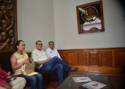 El alcalde de Teocelo, Mario A. Chama Díaz, en compañía de sus homólogos de Coatepec, Enrique  Fernández Peredo, y Cosautlán, Alicia Valdivia Vargas, solicitaron una audiencia con el Gobernador Cuitláhuac García para resolver el problema de la basura en sus respectivos municipios, ya que les fueron clausurados los espacios donde depositaban sus desechos.