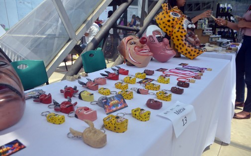 El joven artesano Néstor Uriel Rivera Rivera también se encuentra en dicha expo e invita a la gente a conocer los bellos productos del Municipio de Teocelo.  