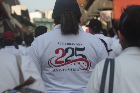 Con una caminata por las principales calles de Xalapa, directivos, maestros, alumnos padres de familia y exalumnos iniciaron los festejos por el 225 aniversario de la fundación de la escuela primaria Manuel de Boza. 