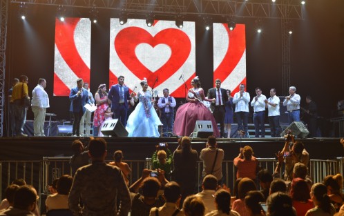 Este jueves 9 de mayo, quedó formalmente inaugurada la Feria Internacional del Café y La Orquídea de Coatepec. El presidente municipal, Luis Enrique Fernández Peredo, junto a invitados especiales como legisladores y alcaldes de la región, fue quien encabezó los festejos que estarán hasta el 19 de mayo.  