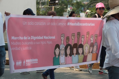 Madres y familiares de desaparecidos marcharon este 10 de Mayo desde el panteón Palo Verde hacia el centro de la capital, en un reclamo de apoyo para dar con sus hijos y familiares desaparecidos.  