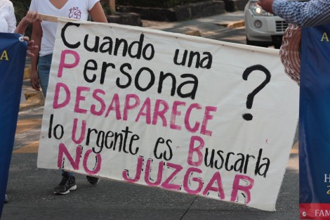 Madres y familiares de desaparecidos marcharon este 10 de Mayo desde el panteón Palo Verde hacia el centro de la capital, en un reclamo de apoyo para dar con sus hijos y familiares desaparecidos. 
