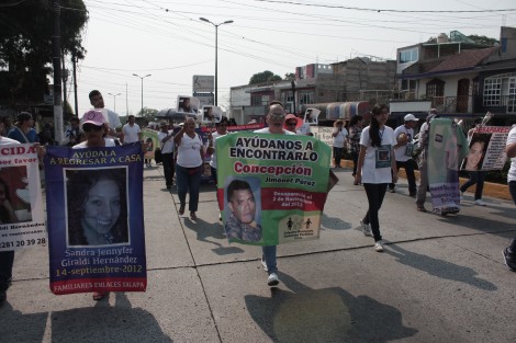 Madres y familiares de desaparecidos marcharon este 10 de Mayo desde el panteón Palo Verde hacia el centro de la capital, en un reclamo de apoyo para dar con sus hijos y familiares desaparecidos. 