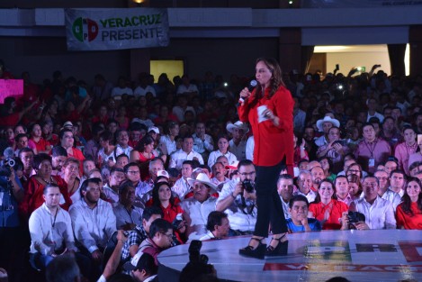 La presidenta del Comité Ejecutivo Nacional del PRI, Claudia Ruiz Massieu, asistió y tomó protesta a Marlon Ramírez como dirigente estatal del tricolor, y Arianna Ángeles Aguirre como secretaria general del partido. 