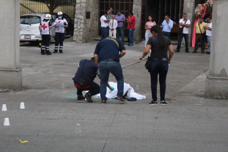 La tarde del sábado, dos personas murieron por impacto de balas enfrente a una iglesia ubicada en el  bulevar Córdoba-Fortín a la altura de Crucero Nacional. Al parecer los responsables perseguían a otra persona, quien para tratar de  evadir a sus perseguidores ingresó al templo, suscitándose los lamentables hechos.