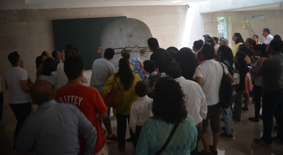 Con una mayor asistencia que en otros años se  celebro el día del museo en el  Museo de Antropología de Xalapa, cientos de familias aprovechan que la entrada es gratuita y visitaron este emblemático lugar que debido al alto costo de la entrada son pocas las personas que tienen el privilegio de visitar este sitio.  