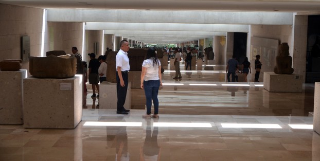 Con una mayor asistencia que en otros años se celebro el día del museo en el Museo de Antropología de Xalapa, cientos de familias aprovechan que la entrada es gratuita y visitaron este emblemático lugar que debido al alto costo de la entrada son pocas las personas que tienen el privilegio de visitar este sitio. 