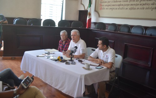 El alcalde de Xalapa, Hipólito Rodríguez Herrero, dijo que el abasto de agua en la ciudad ya está casi al 100%, luego de que fuera reparada una fuga por una toma clandestina en el tramo Xico-Teocelo. 