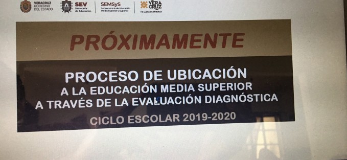 Con casi un mes de retraso de las fechas en que se abría la preinscripción para el examen de admisión para nuevo ingreso a bachillerato, los aspirantes a iniciar sus estudios en preparatorias de la DGB-SEV, sólo se topan con un <em>PROXIMAMENTE</em>. 