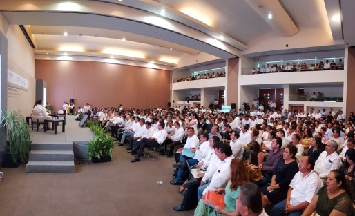 El Alcalde de Teocelo Mario Antonio Chama Díaz asistió como invitado por el Secretario de Gobierno, Eric Patrocinio Cisneros Burgos y el Director del INVEDEM, Rafael Alejandro Castillo Zugasti, al Foro <em>Diálogos por el Federalismo y el Desarrollo Municipal de la Región Sur- Sureste</em>, organizado por el Instituto Nacional para el Federalismo y Desarrollo Municipal (INAFED) en la Ciudad de Campeche, Campeche.  