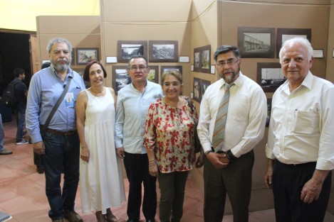 Este sábado se llevó a cabo el conversatorio y la exposición fotográfica sobre el 121 aniversario de la llegada del tren <em>El Piojito</em> a Teocelo, con conferencias del Ing. Luis Ramírez Garduño, ferroaficionado y estudioso de la historia del ferrocarril; así como del cronista de Coatepec, José Martín Blásquez Ojeda, quien habló del empresario John B. Frisbie, impulsor del tren en la región; y de José Carlos May González, quien habló de <em>Teocelo En Los Tiempos De El Piojito</em> como cronista oficial de este municipio.