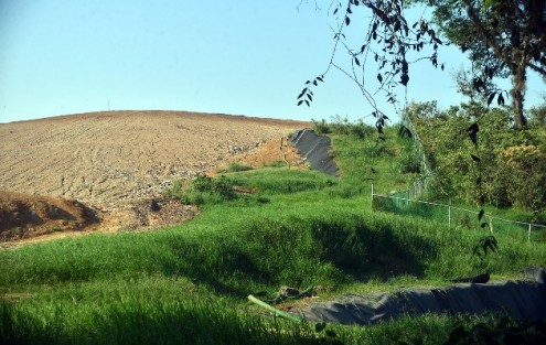 Las imágenes están actualizadas: no son de cuando VEOLIA ocupaba el espacio. El recorrido se hizo, precisamente, para darle seguimiento a la problemática de El Tronconal desde que usted reabrió por la fuerza el basurero.  