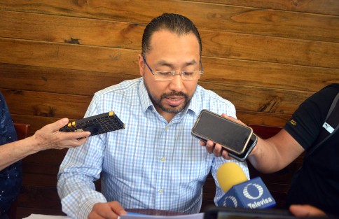 Omar Miranda Romero, diputado local , calificó de grave que el ayuntamiento de Xalapa aún no tenga el dictamen de daños y cómo remediar lo ocasionado por la empresa VEOLIA, pues ya tienen un año con estas denuncias.