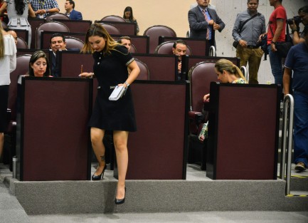 Se realizó la sexta sesión ordinaria del Congreso Local donde unos de los puntos que se discutieron fue el dictamen de las Comisiones Permanentes Unidas de Justicia y Puntos Constitucionales y de Derechos de la Niñez y la Familia, con proyecto de Decreto que reforma el artículo 242 del Código Civil.  