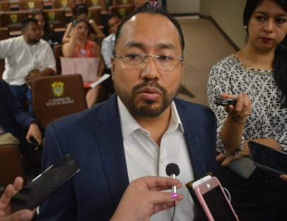El diputado Omar Miranda dijo que autoridades municipales que se negaron a entregar el relleno sanitario de El Tronconal a la empresa Veolia, podrían ser multados e incluso separados de su cargo al haber incurrido en un desacato judicial.  