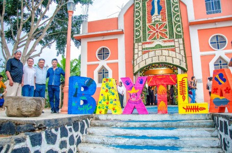 El alcalde de Teocelo, Mario Antonio Chama Díaz, apadrinó el tradicional Arco Floral de la tradicional fiesta patronal Baxtla 2019 en honor a la Visitación de Nuestra Señora. El munícipe manifestó que se rebasaron las expectativas en  esta celebración,  tanto en afluencia como en participación ciudadana, además de refrendar el apoyo a la comunidad.