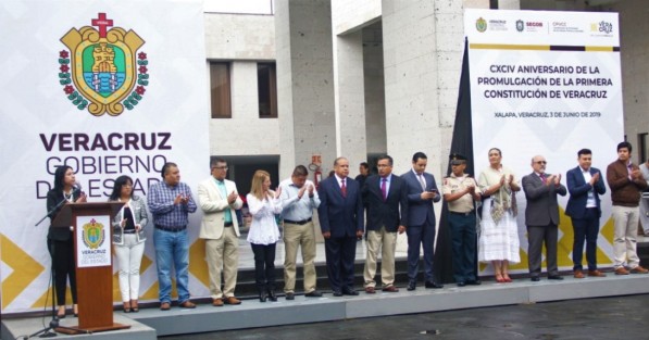 El evento se realizó en la explanada principal del Congreso de Veracruz  ante la presencia del Director del Archivo General del Estado, Juan Eloy Rivera Velázquez, representante del Gobernador del Estado, Cuitláhuac García Jiménez.  