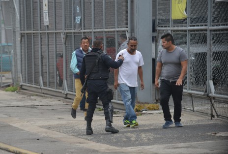 Alrededor de las 12:50 horas ejecutaron a una persona sobre la avenida Lázaro Cárdenas, de Xalapa, justo frente a una conocida tienda de colchones y una pizzería. La vialidad fue cerrada en su totalidad en esta arteria, lo que causó tremendo caos en la zona.