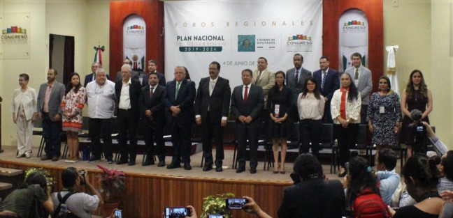 Iniciaron en Veracruz los foros regionales de análisis del Plan Nacional de Desarrollo.  