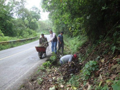 El Ayuntamiento de Teocelo invita a colaborar en actividades de prevención de accidentes. La Barranca Matlacobatl es un punto que requiere especial atención en esta temporada, por lo que  invitan a la población a tomar las precauciones debidas y reportar cualquier emergencia a los números: Emergencias: 911; Protección Civil Teocelo: 2288 36 78 78 y 228 220 32 45; Protección Civil del Estado: 228 820 31 78; Policía Municipal: 228 821 03 28 y 821 00 07; y CFE: – 071. 