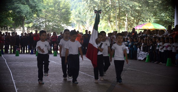 La Coordinación  de Educación Física Federalizada 17h, llevó a cabo con éxito la Cuarta Mini Olimpiada y la primera carrera del Guerrero Jaguar 2019, en el domo grande del recinto Ferial de Banderilla. En un ambiente completamente familiar, niños de varias instituciones educativas participaron de dichos eventos.
