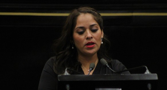 Por unanimidad, la LXV Legislatura del Congreso del Estado aprobó el dictamen de las Comisiones Permanentes Unidas de Educación y Cultura y de Derechos de la Niñez y la Familia, a favor de la reforma al artículo 18 de la Ley de Educación, presentada por la diputada Brianda Kristel Hernández Topete, integrante del Grupo Legislativo mixto Movimiento Ciudadano y de la Revolución Democrática. 