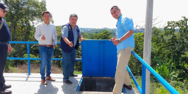 La mañana de este viernes 7 de junio, el alcalde Mario A. Chama Díaz acompañado del Secretario del Ayuntamiento Zimri Abimelech Arellano y la Dirección de Obras Públicas, supervisaron los trabajos en líneas de conducción y habilitación de tanques de almacenamiento en la Planta Potabilizadora del Municipio,  mismos que vendrán a resolver la urgencia de abastecimiento de agua en Teocelo. 