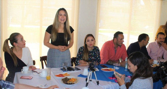 Diputados del grupo legislativo del PAN convivieron con reporteros de la fuente del Congreso del Estado con motivo del Día de la Libertad de Expresión. 
