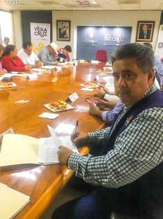 El Alcalde  de Teocelo Mario A. Chama Díaz y la Síndica Municipal Zayra del Carmen Martínez Andrade asistieron a la firma de Convenio de Colaboración entre la Secretaría de Desarrollo Social del Estado de Veracruz y el H. Ayuntamiento de Teocelo en las Instalaciones de SEDESOL en la Ciudad de Xalapa. 