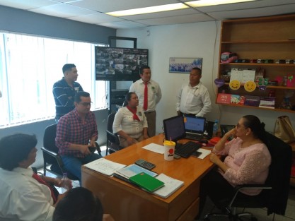 Luego de un primer diálogo entre las partes en conflicto se acordó una reunión para esta misma tarde entre líderes de los taxistas y representantes de la  Central Camionera.