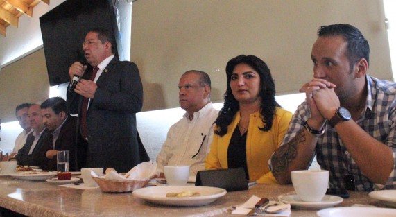 Diputados de la LXV Legislatura de Veracruz convivieron con comunicadores, con motivo del Día de la Libertad de Expresión. Los legisladores les expresaron su reconocimiento por su labor informativa. 