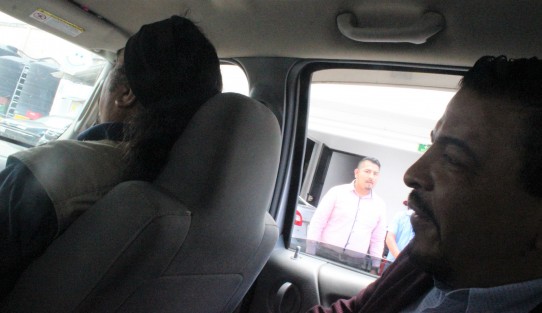 Al convivir con reporteros, el diputado Juan Javier Gómez Cazarín,  En su calidad de Presidente de la Junta de Coordinación Política (JUCOPO), exigió a las autoridades dar con el paradero del periodista veracruzano Marcos Miranda Cogco, secuestrado la mañana de este miércoles, en Boca del Río.