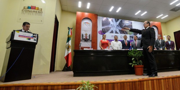 En el auditorio Sebastián  Lerdo de Tejada se llevó a cabo el informe del Sistema Estatal de Anticorrupción del Estado de Veracruz por parte Sergio Vázquez Jimez, quien tomó protesta a José Emilio Cárdenas Escobosa, como nuevo presidente del comité de participación ciudadana del Sistema Estatal Anticorrupción.   