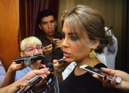 En entrevista, la diputada Andrea Yunes <em>sugirió</em> al gobernador Cuitláhuac García que en caso de hacer cambios en su gabinete, al primero al que debe remover es al Secretario de Salud, a quien responsablizó de la falta de medicamentos en tratamientos oncológicos y para personas seropositivos.  