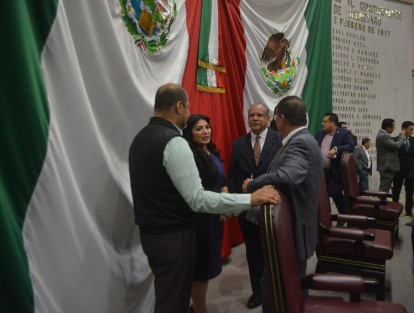 Durante la octava sesión ordinaria, el Pleno de la LXV Legislatura aprobó cuatro Acuerdos de la Junta de Coordinación Política (Jucopo),relacionados con regularización de predios escolares, derechos humanos de migrantes, operación de Institutos Municipales de las Mujeres y Autismo. 