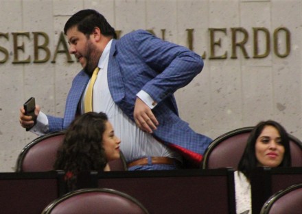 Aspectos de la Octava Sesión Ordinaria de la LXV Legislatura del Congreso de Veracruz. 