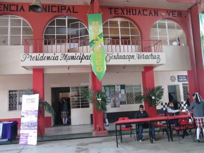 Alarma entre los habitantes de Texhuacan, Ver., debido al incremento en la incidencia de diarreas en menores, presuntamente por consumir agua contaminada  del manantial ubicado en la localidad de Apatlahuaya perteneciente al municipio de Mixtla de Altamirano